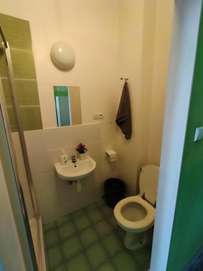 Oliwka Hostel Варшава Экстерьер фото