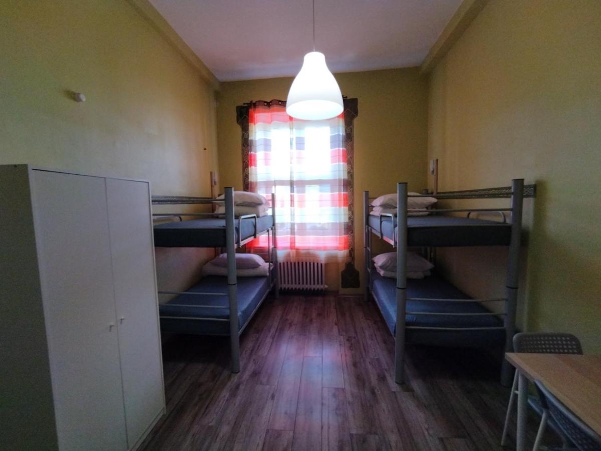 Oliwka Hostel Варшава Экстерьер фото