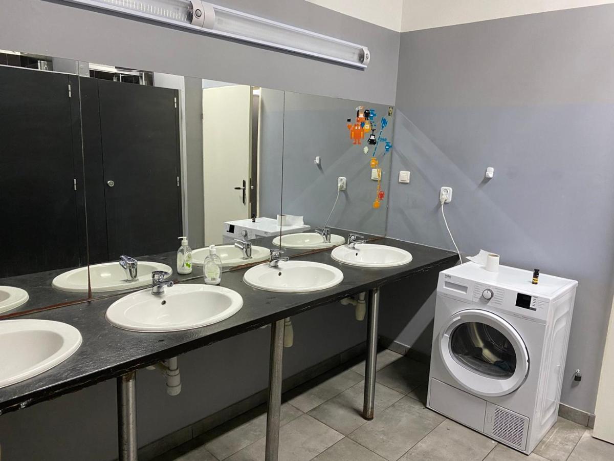 Oliwka Hostel Варшава Экстерьер фото