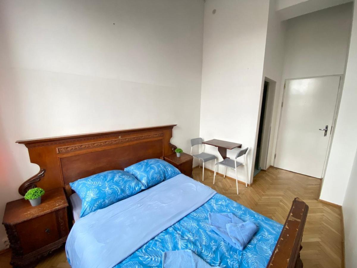 Oliwka Hostel Варшава Экстерьер фото