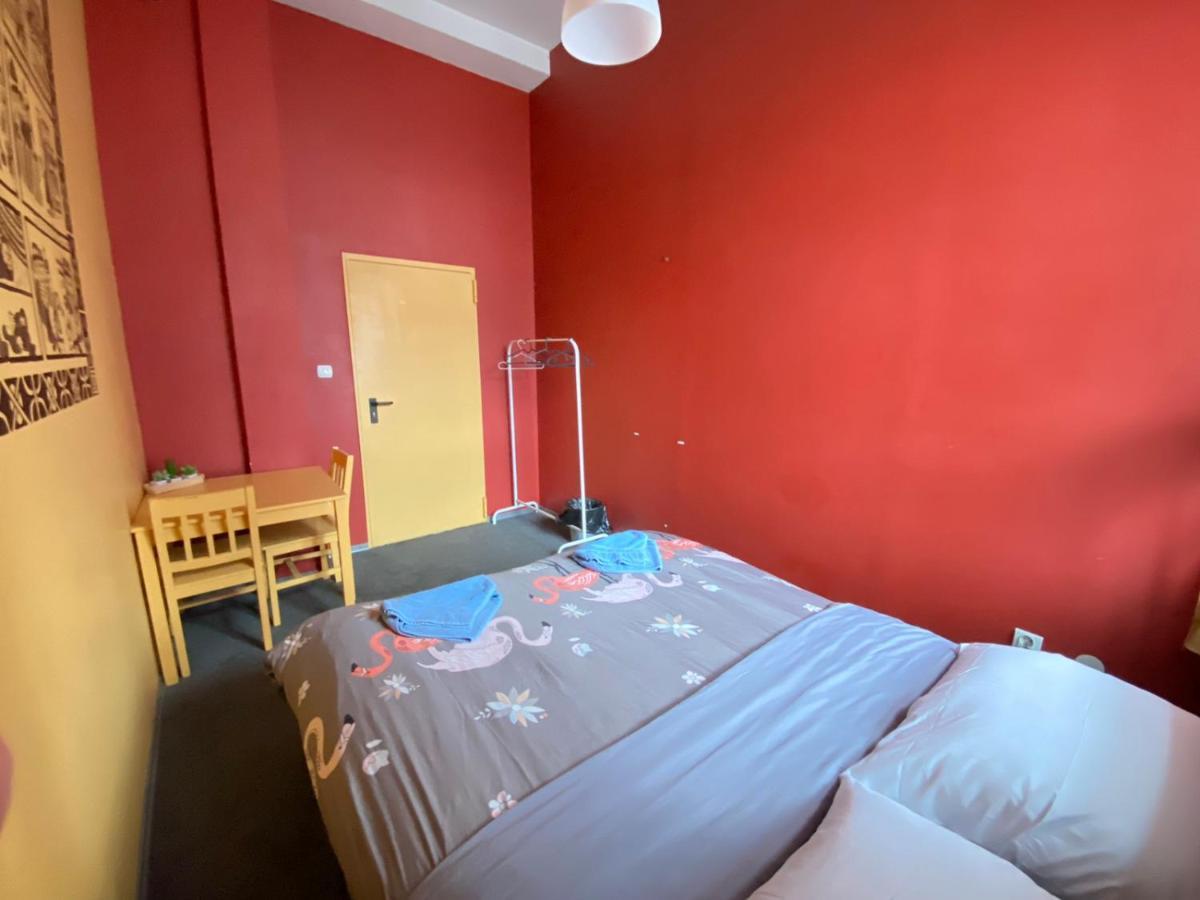 Oliwka Hostel Варшава Экстерьер фото
